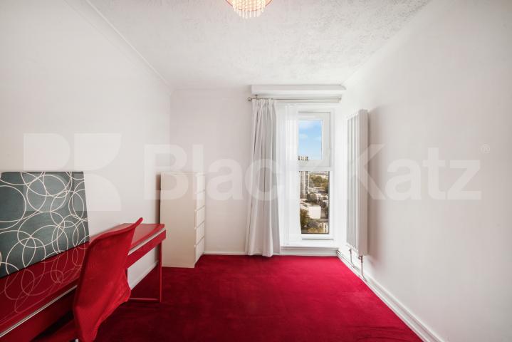 Bright, Refurbished 2 Bed Flat Steps from Primrose Hill Park Adelaide Road, Primrose Hill / Chalk Farm